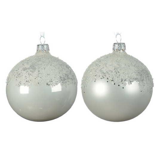 Boule de Noël blanche décorée de paillettes sur le dessus, Ø8 cm